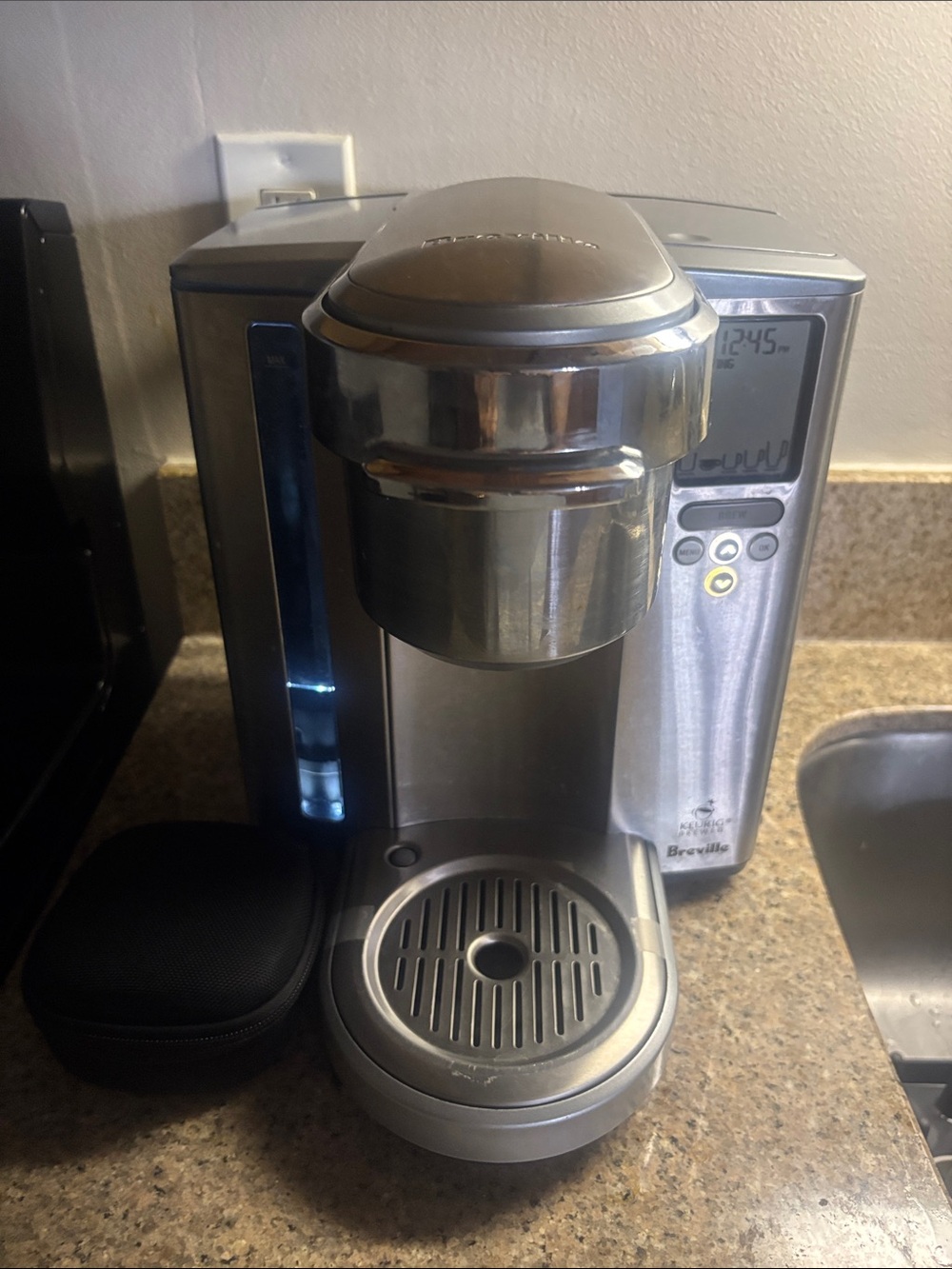 Breville Stainless Steel Single-Serve Coffee Maker .